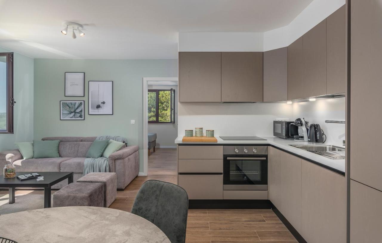 Just Renovated Stylish 2 Bedrooms Apartment Only A Few Steps From The Beach! Novigrad  Exterior photo