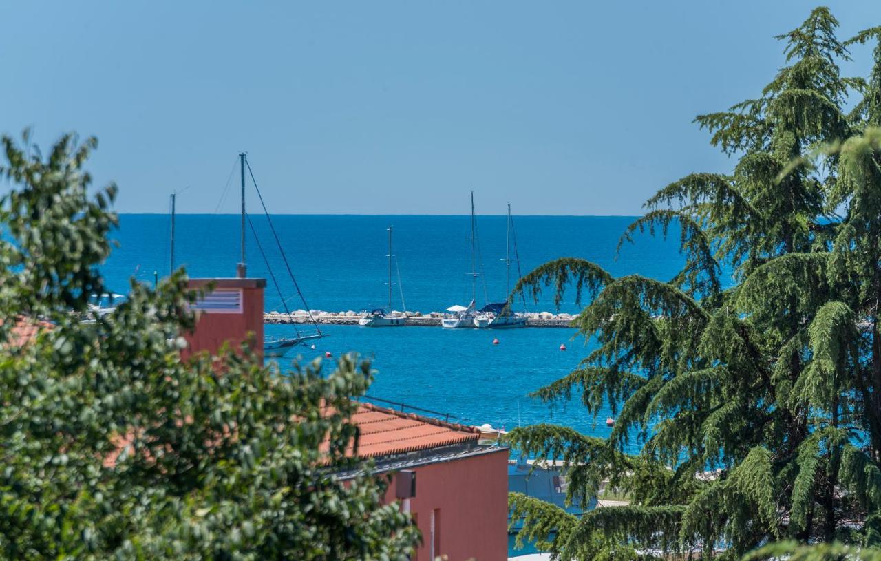 Just Renovated Stylish 2 Bedrooms Apartment Only A Few Steps From The Beach! Novigrad  Exterior photo